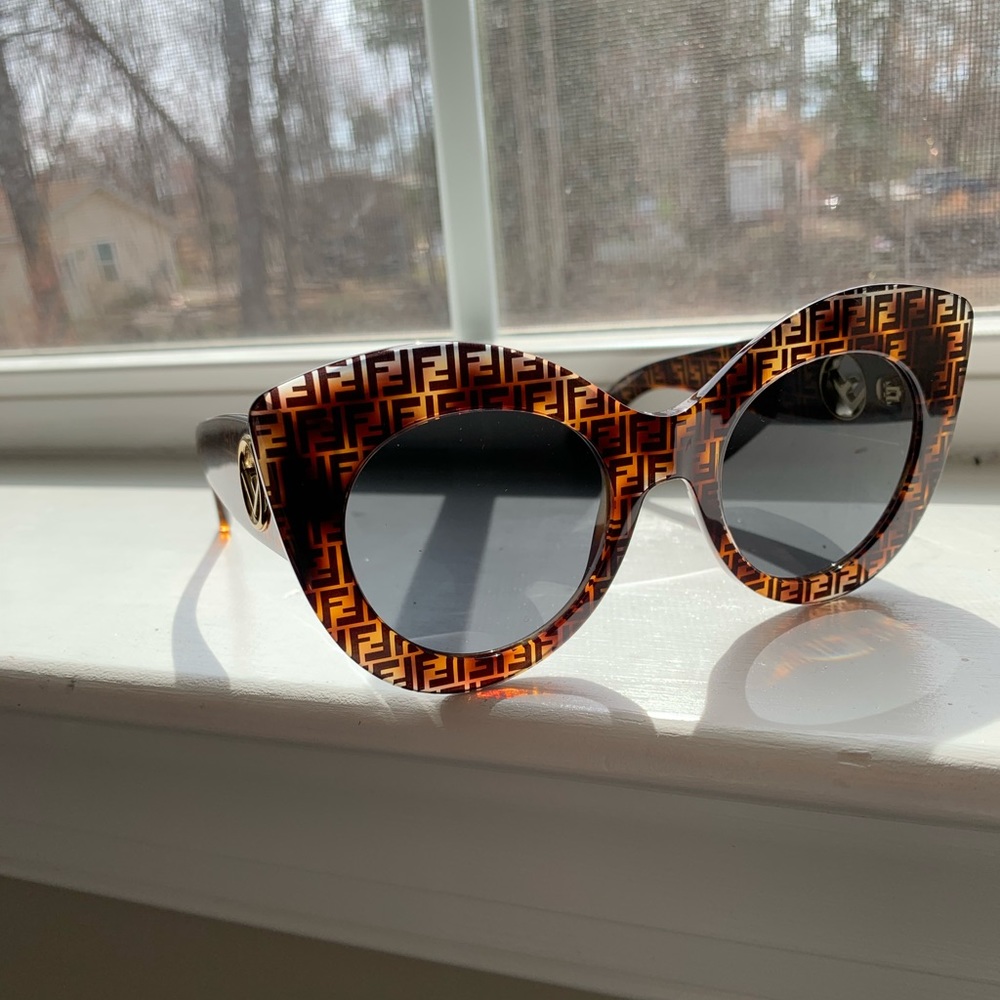 Fendi FF 0306/S 086 Sunglasses in Dark Havana - Picture 1 of 8